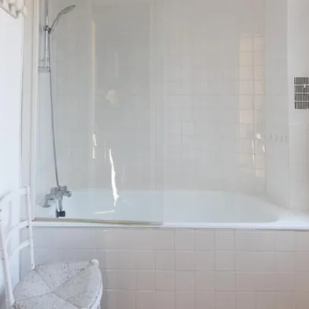 Beautiful 120m Near The Sainte-chapelle * Paris